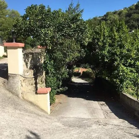 Jardin Piscine Hébergement de vacances *